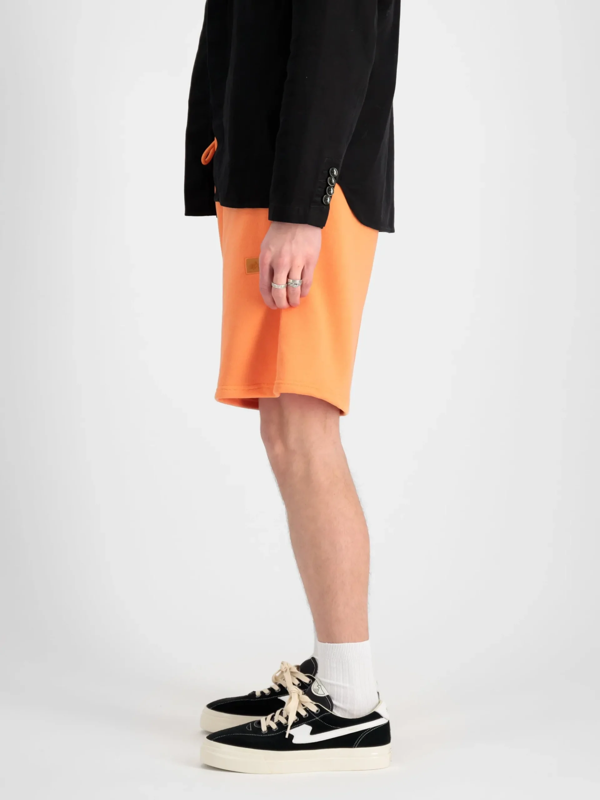 ALPHA ESSENTIAL RELAXED SHORT