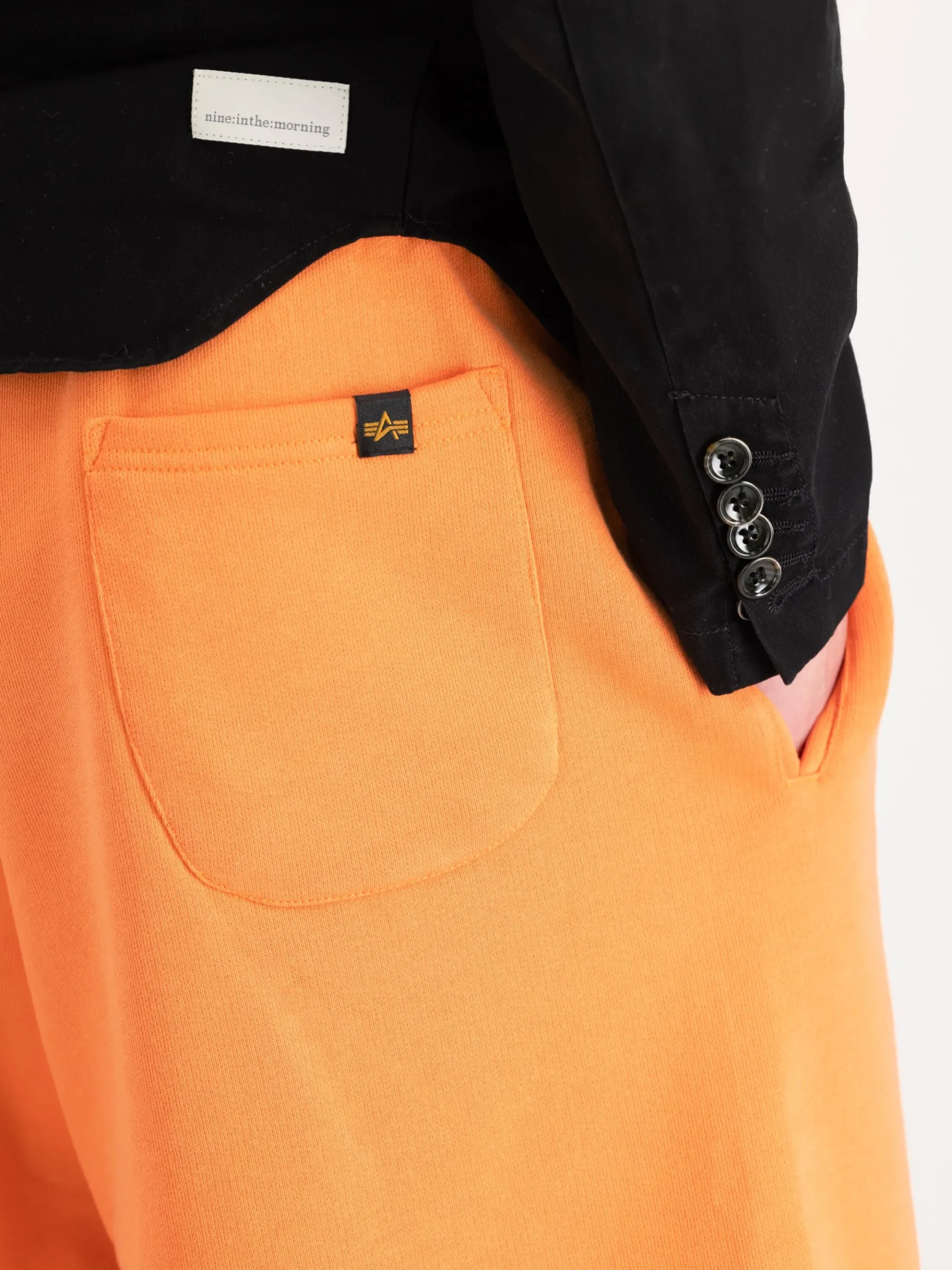 ALPHA ESSENTIAL RELAXED SHORT