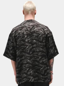 CAMO RELAXED CAMP SHORT SLEEVE SHIRT