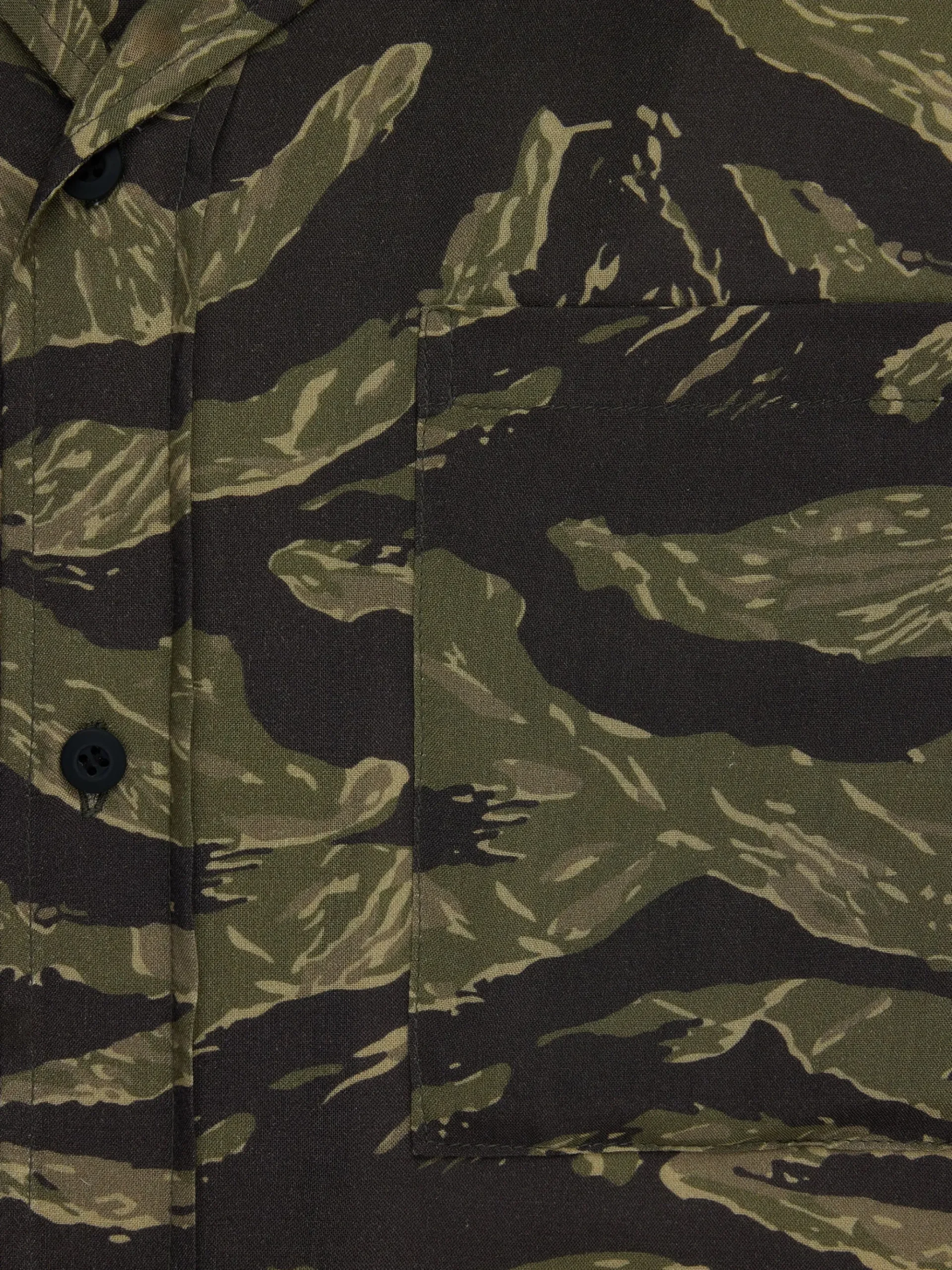 CAMO RELAXED CAMP SHORT SLEEVE SHIRT