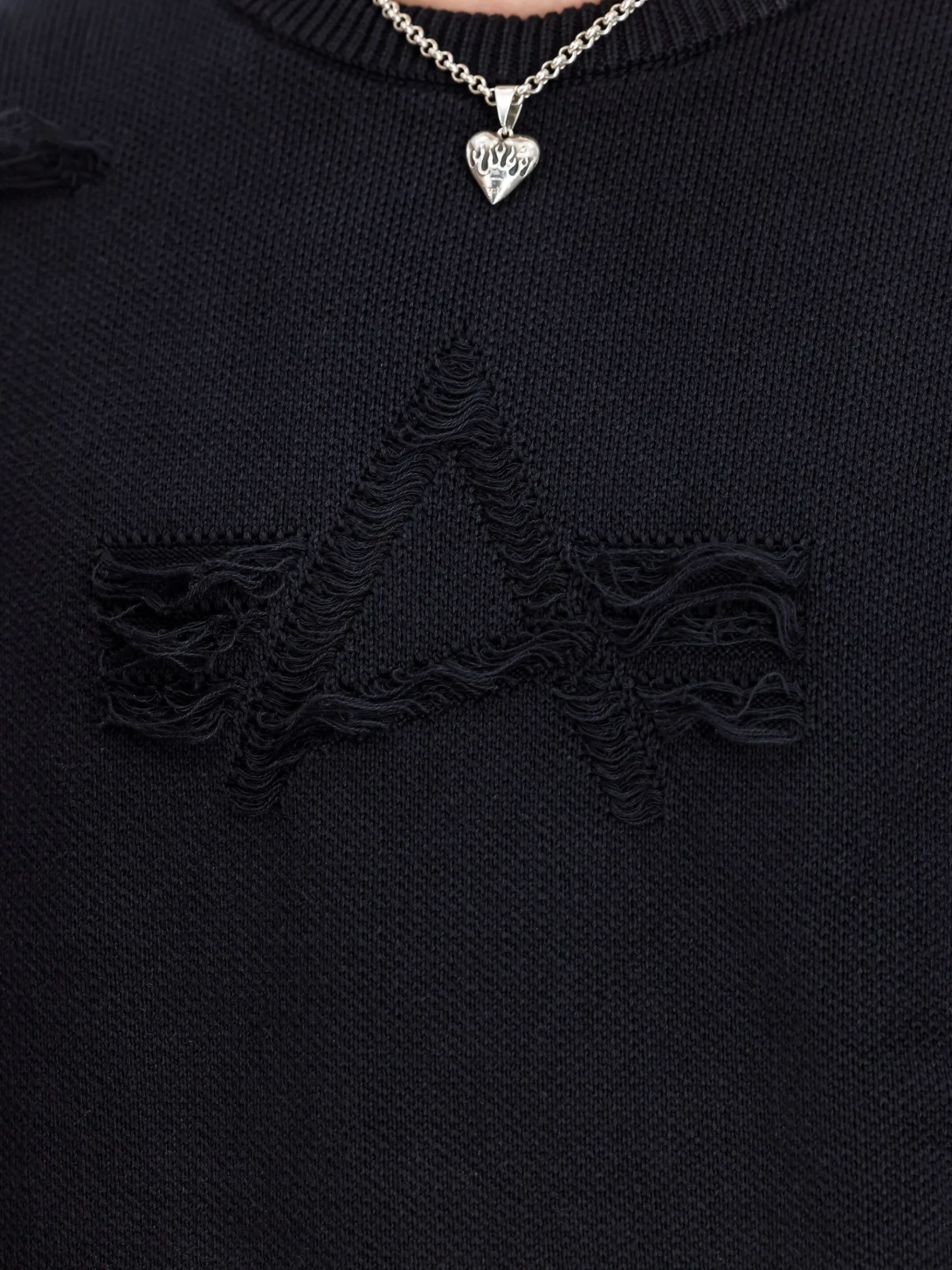 DISTRESSED LOGO PULLOVER