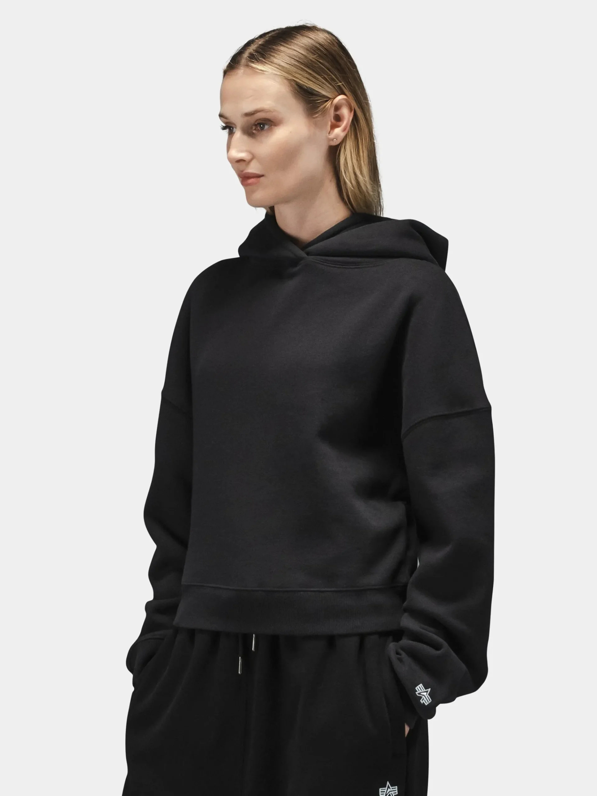 ESSENTIAL CROPPED HOODIE WOMENS