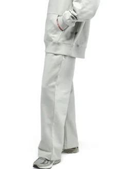 ESSENTIAL FRENCH TERRY SWEATPANT