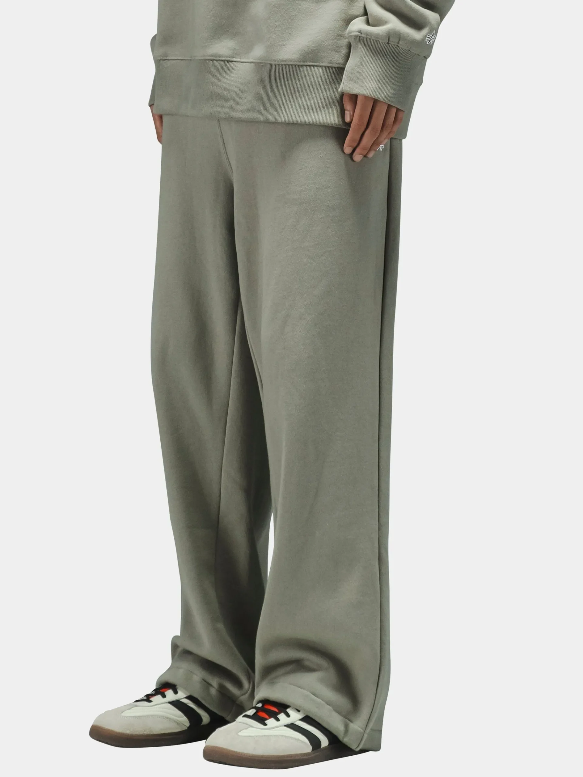 ESSENTIAL SWEATPANTS (SEASONAL)