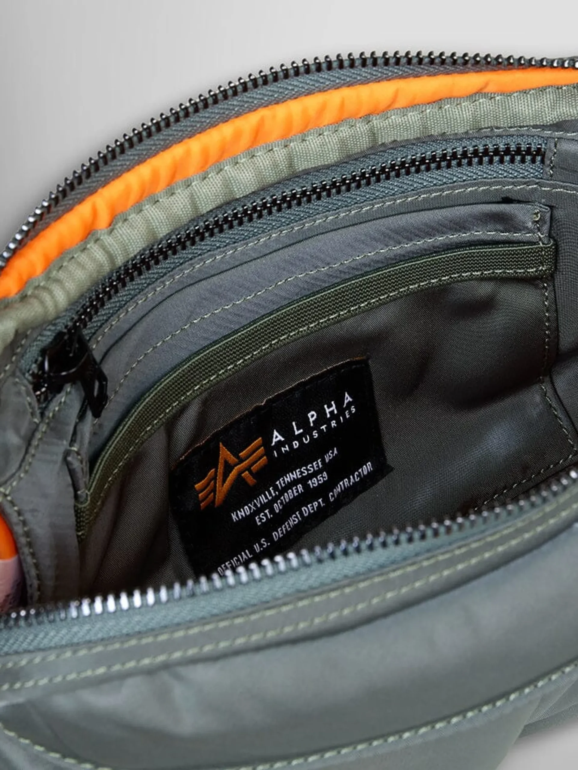 NYLON MESSENGER BAG