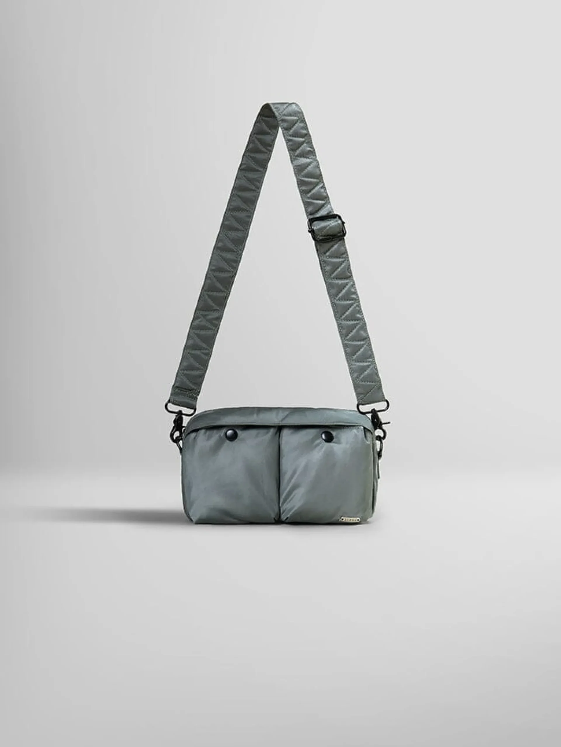 NYLON MESSENGER BAG