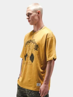 RELAXED SITTING PRETTY TEE