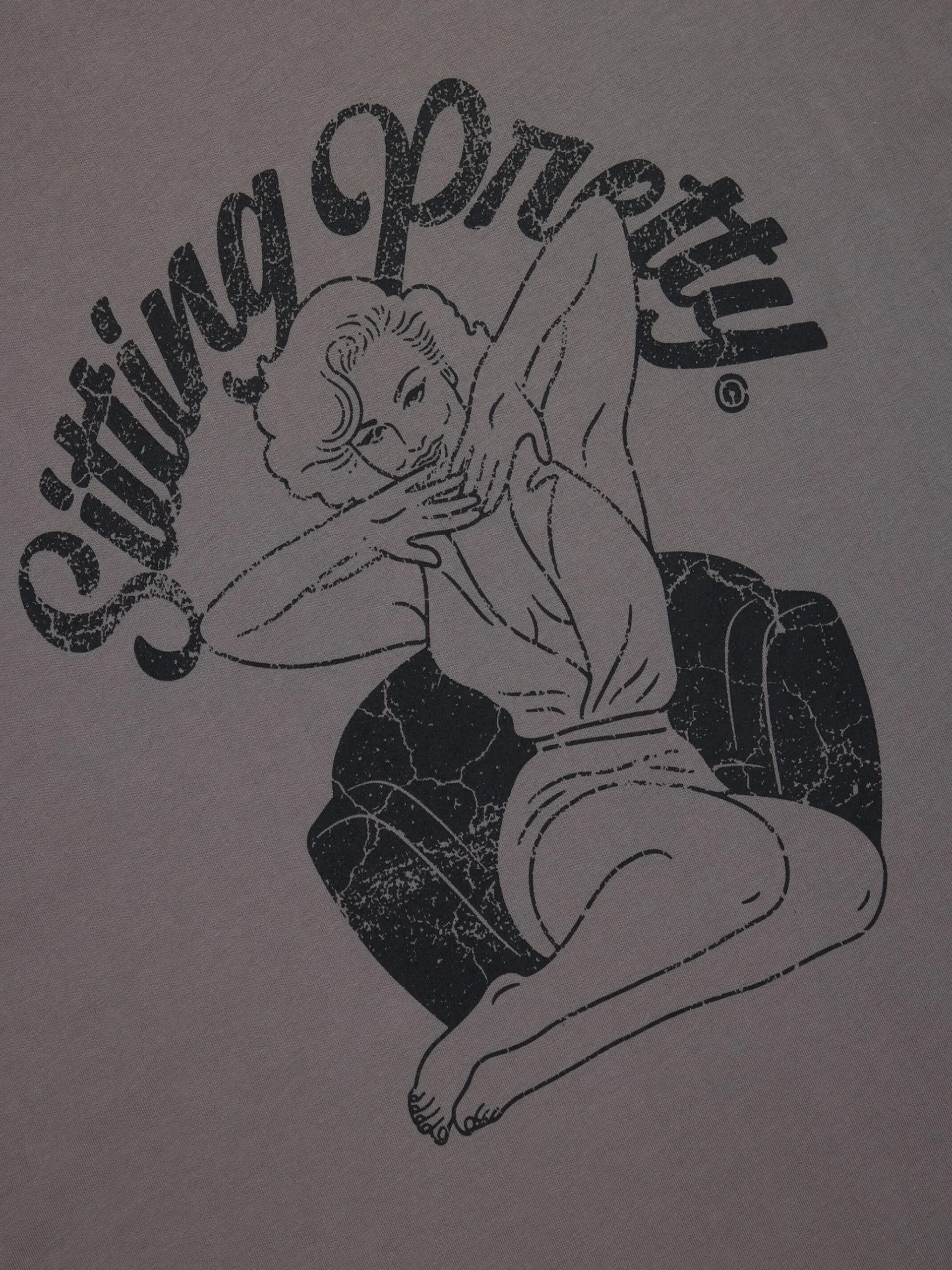 RELAXED SITTING PRETTY TEE