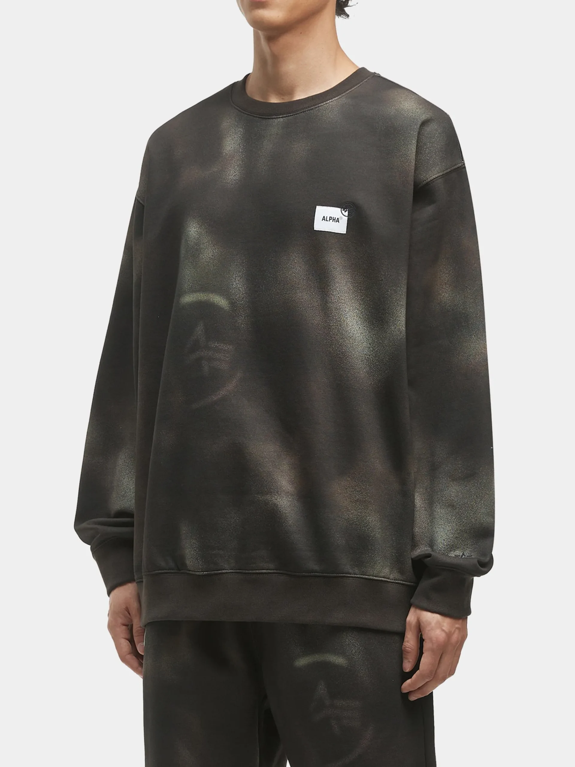 UNFRM WASHED CREWNECK