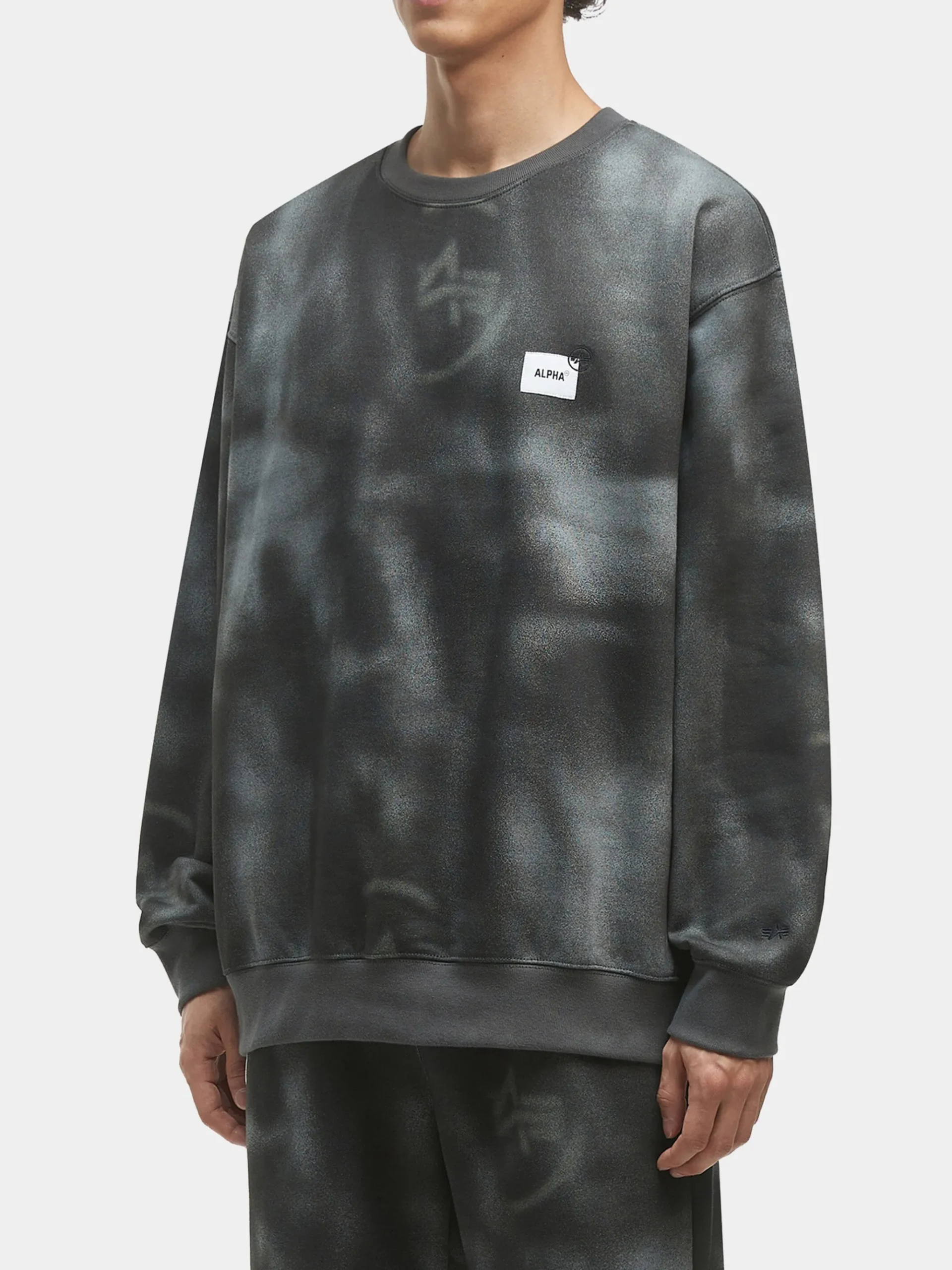 UNFRM WASHED CREWNECK