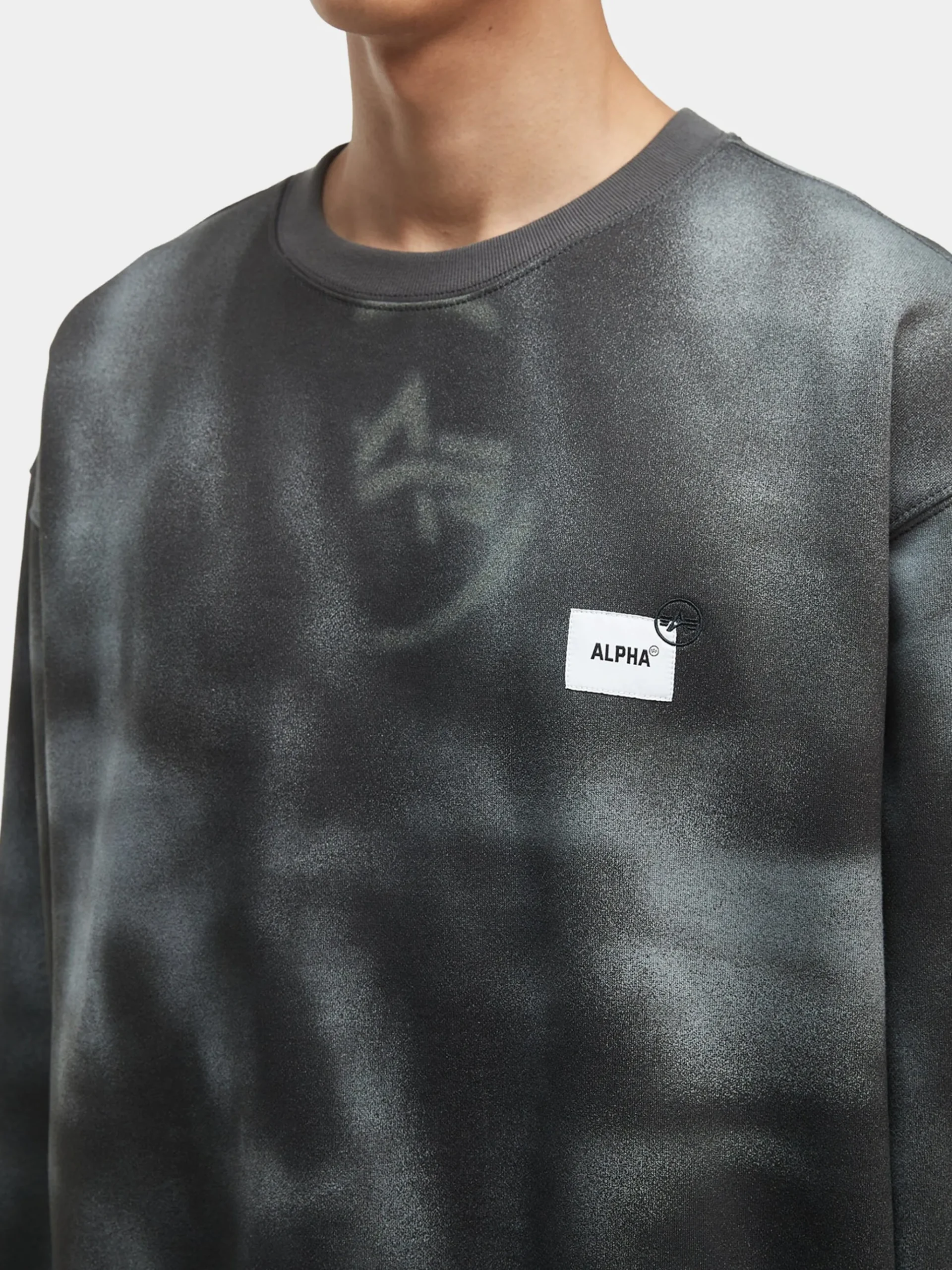 UNFRM WASHED CREWNECK