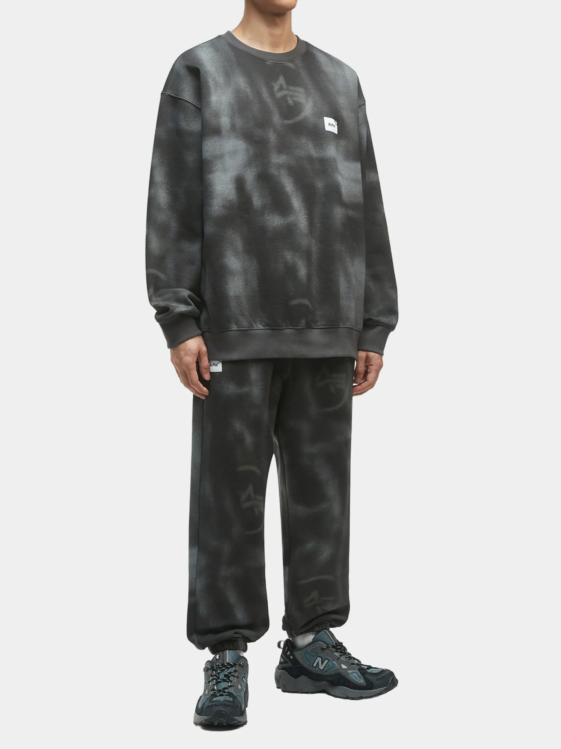 UNFRM WASHED CREWNECK