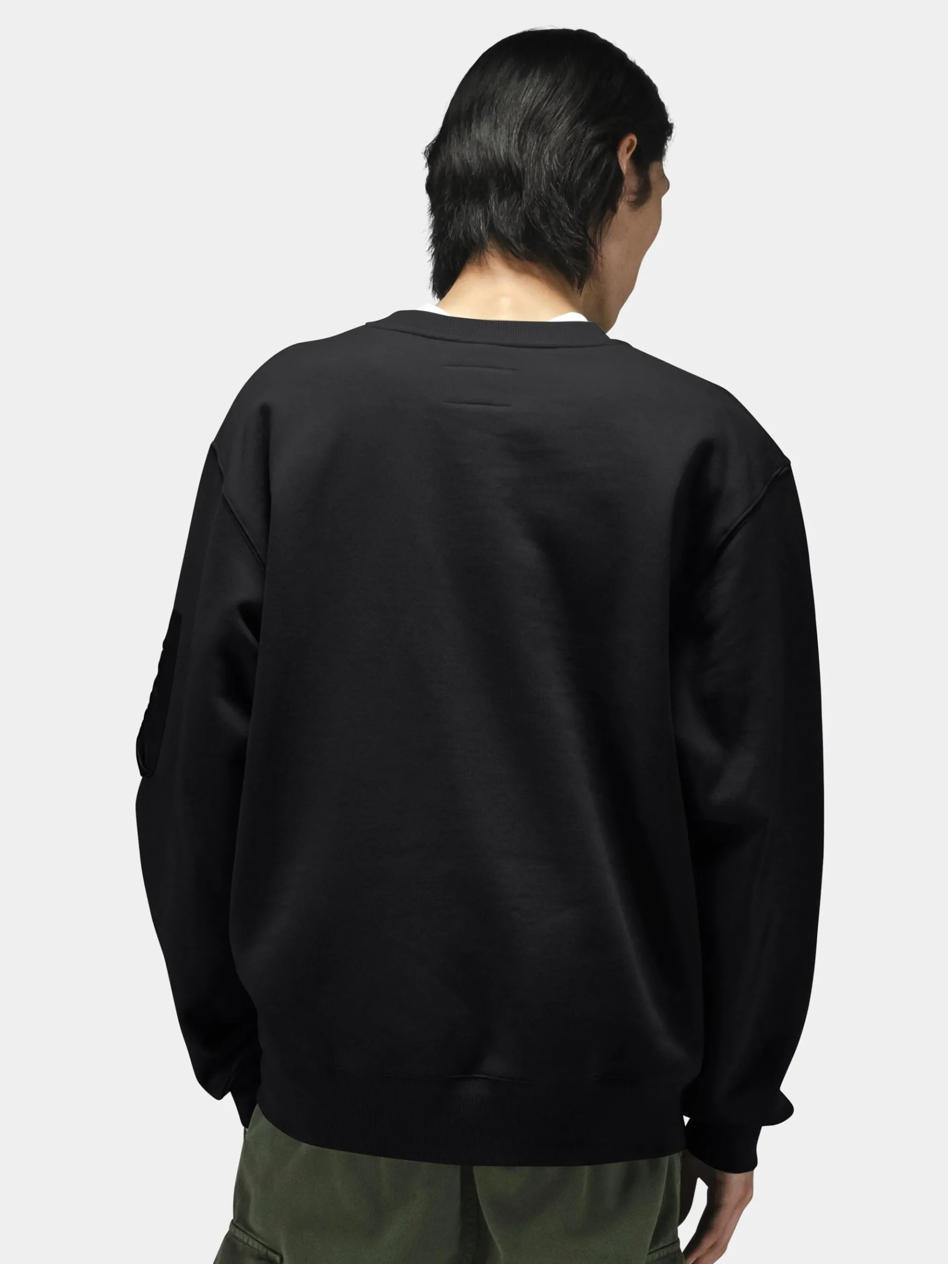 UTILITY POCKET CREWNECK