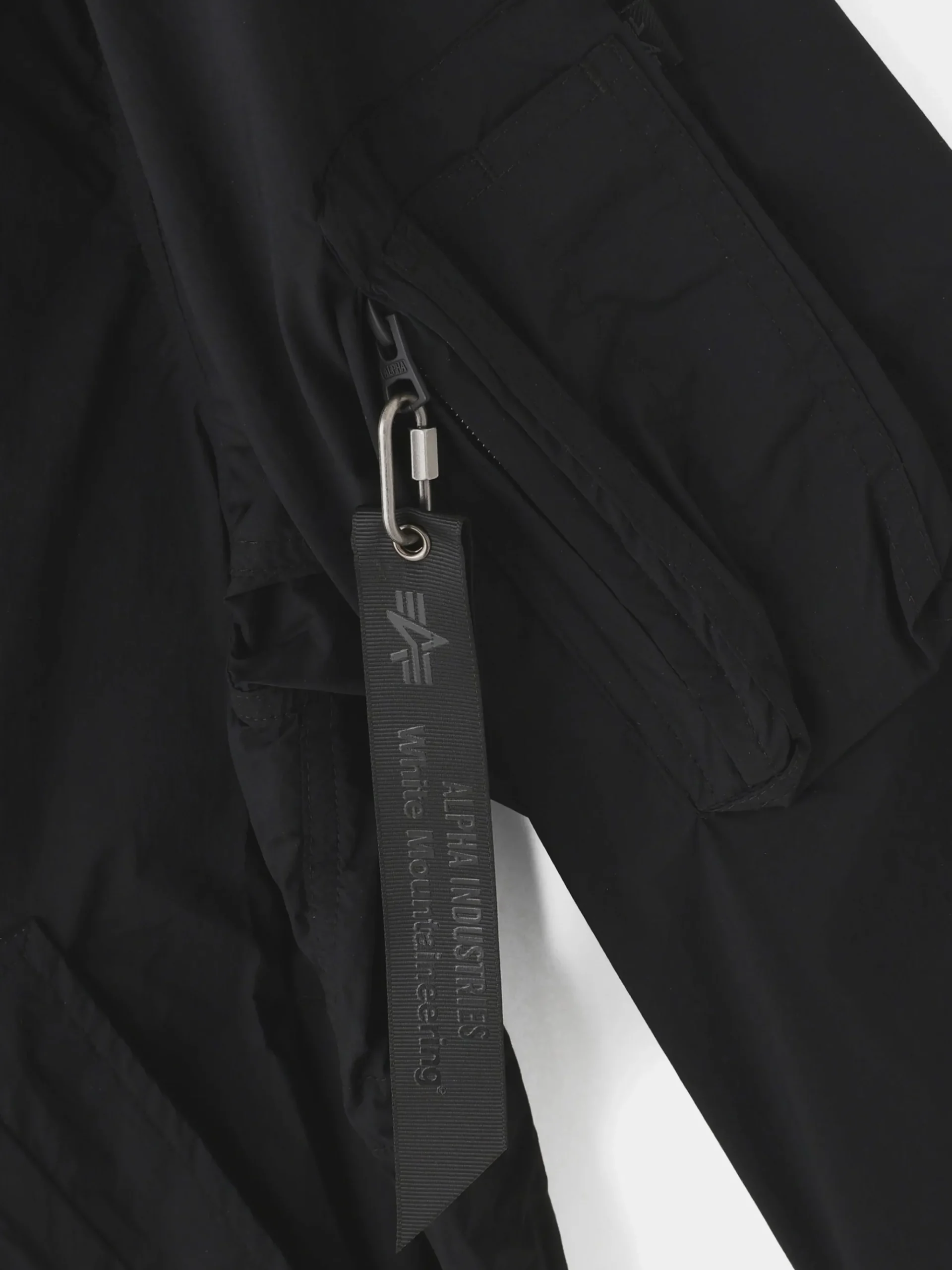 WHITE MOUNTAINEERING X ALPHA FISHTAIL PARKA